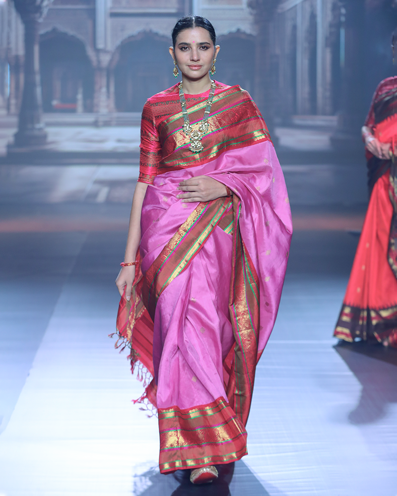 Pink with a Multi-toned border Kanjivaram Saree