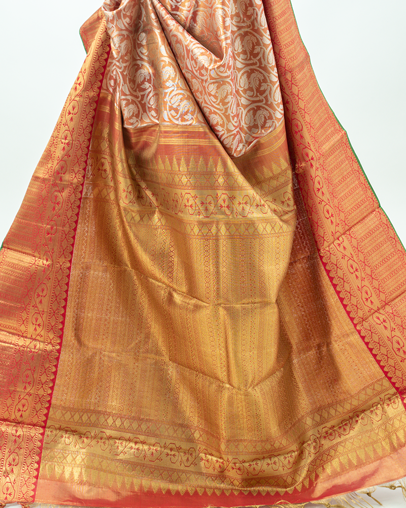 The Cream/Gold Tissue Kanjivaram Silk Saree - Image 5