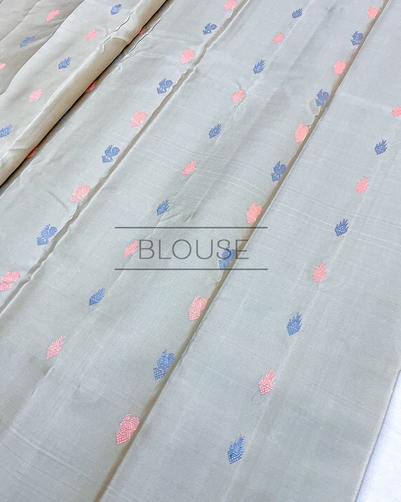 Grey & Biege Gadwal silk saree - Image 7