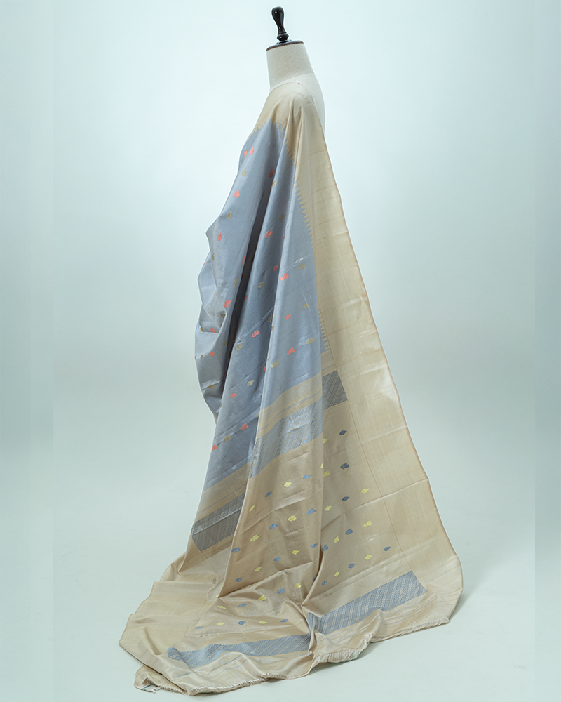 Grey & Biege Gadwal silk saree - Image 4